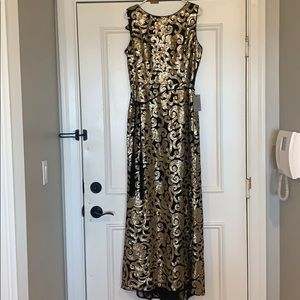 BRAND NEW VINCE CAMUTO GOWN